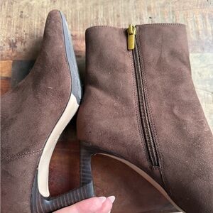 Giani Bernini Brown Suede Ankle Booties with Side Zip